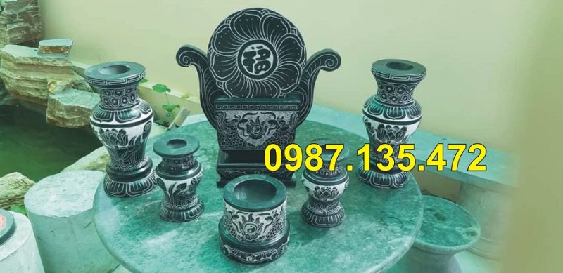 Điêu khắc bia mộ và lư hương bằng đá tự nhiên...